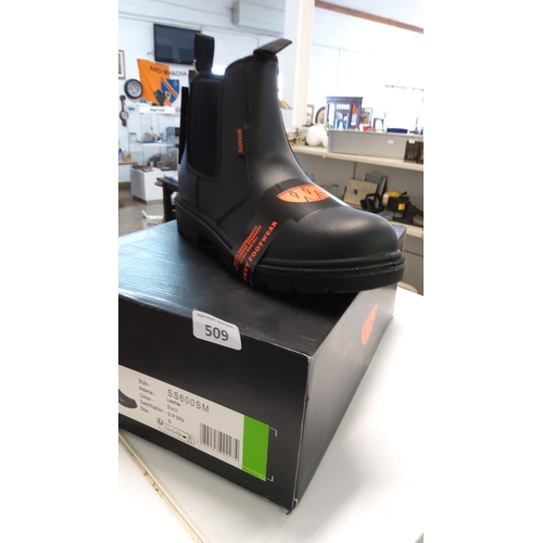 509 - “Southern Cross” slip-on safety boot in black leather, elastic gussets and pull tabs, on a moulded r... 