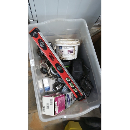 511 - A quantity of mixed workshop tools and electrical accessories including a Black & Decker spirit leve... 