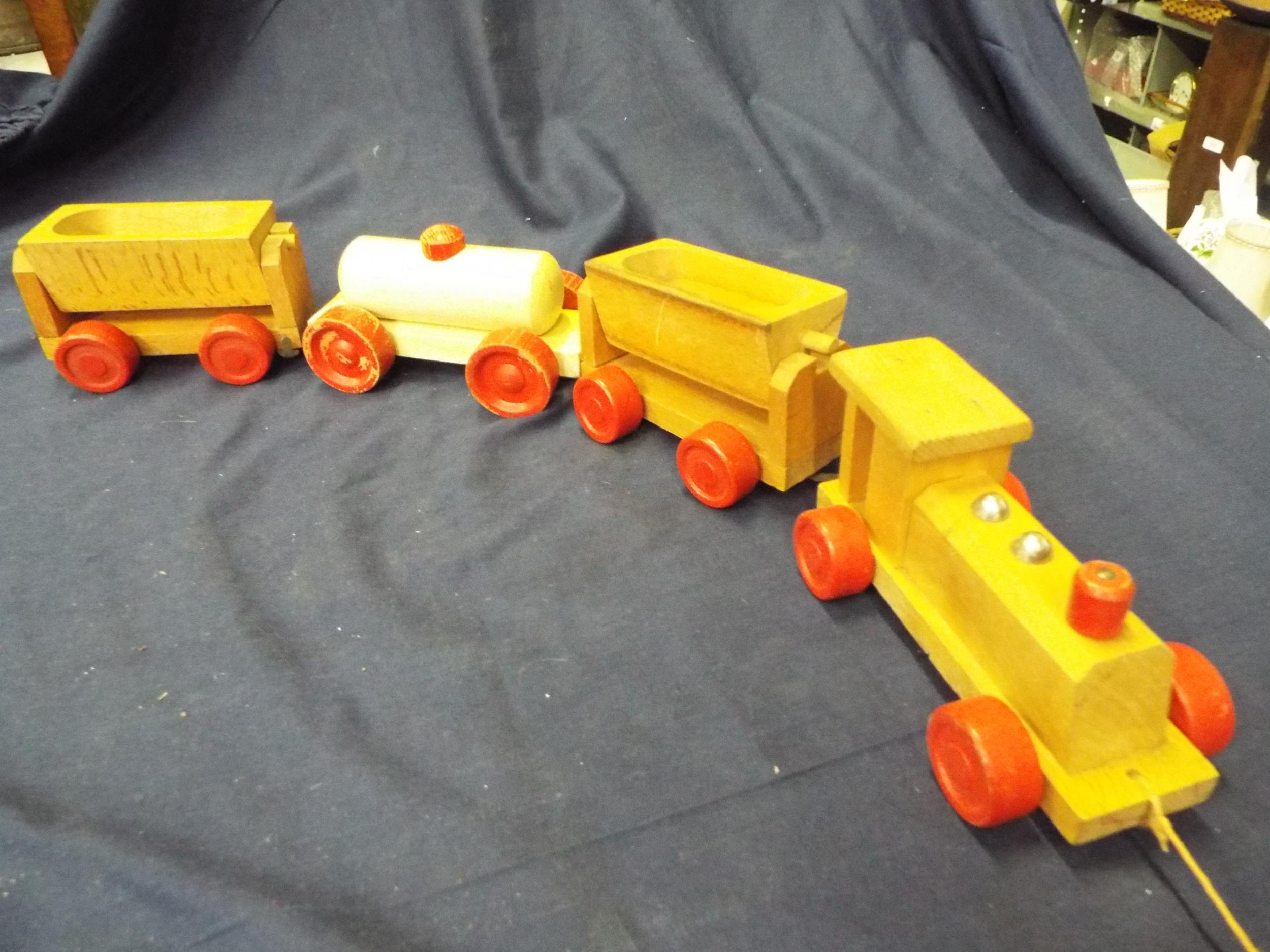 Vintage Wooden PullAlong Toy Train [C15]