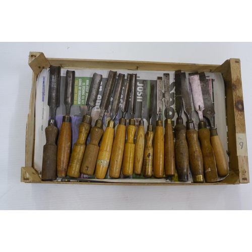 309 - 8 Chisels and 7 gouges