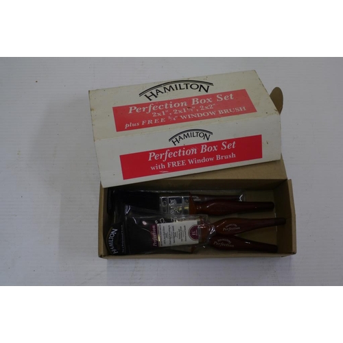 322 - 4 Hamilton perfection varnish brushes