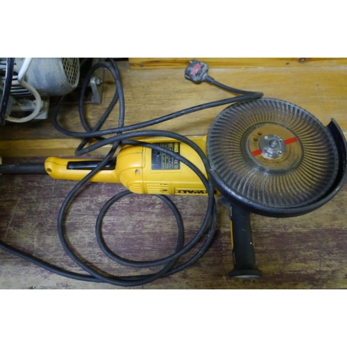 405 - Dewalt disc cutter working order