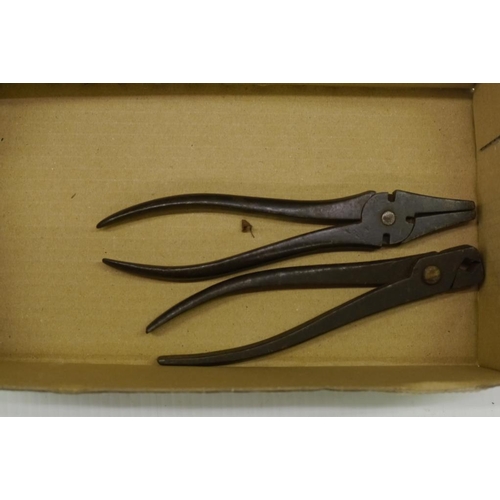 421 - Glaziers glass pliers, nut pliers