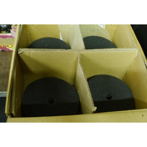 452 - Box of grinding discs +VAT