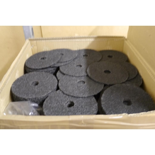 454 - Box of grinding discs +VAT