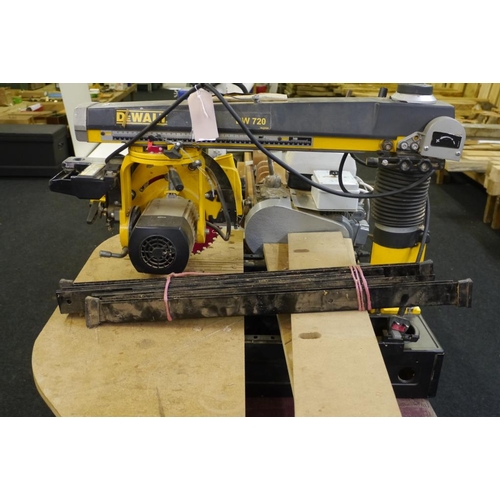 519 - Dewalt DW720 cut off saw