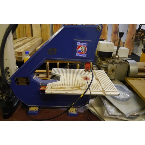 520 - Band saw with spare blades + VAT