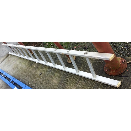 545 - Aluminium ladder