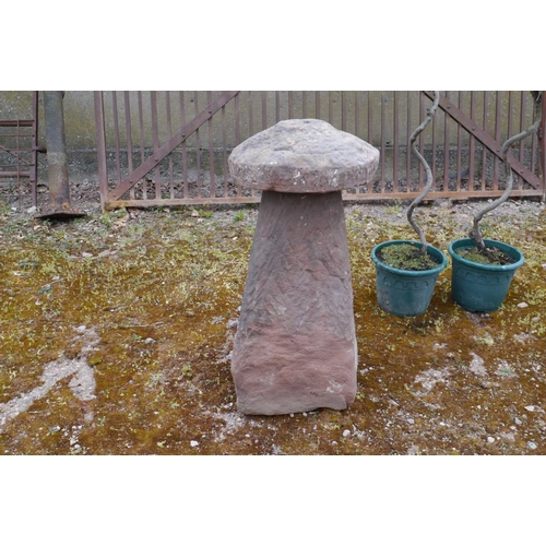 179 - A fine sandstone staddle stone and top 40x19