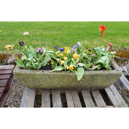 228 - A shaped stone trough 42x20x16