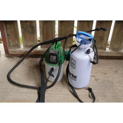 3 - 2 Knapsack sprayers