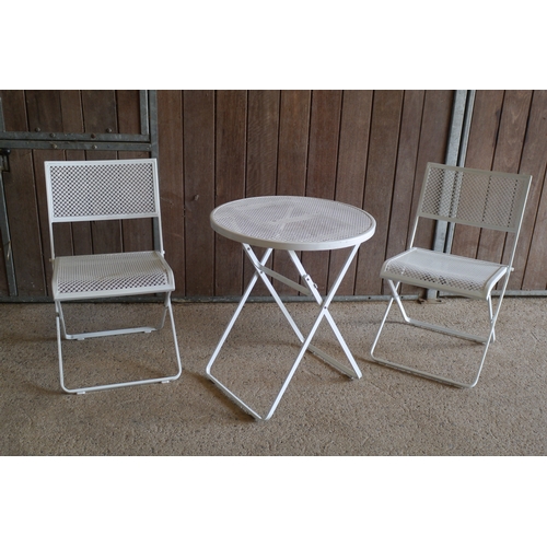 346 - Garden table and 2 chairs