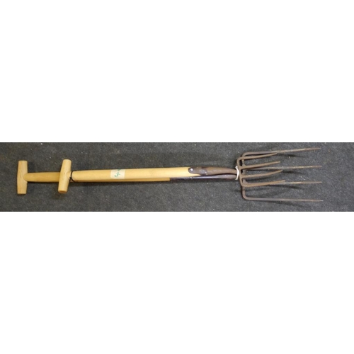 418 - 2 Garden forks