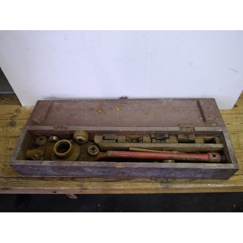 11 - Large tap and die set