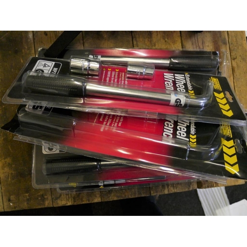 133 - Quantity of wheel wrenches +VAT