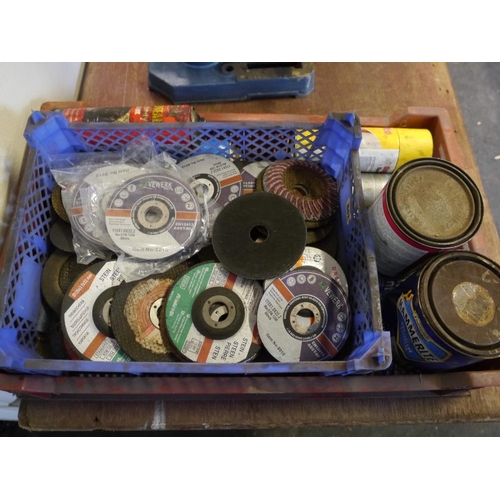 53 - Grinding discs and spray paints