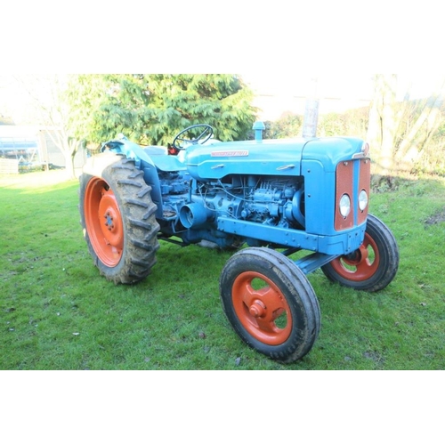 134 - Fordson Super Major tractor. 1962. Very tidy, good runner, Reg 538UYN. V5