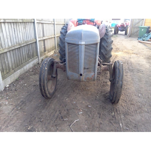 152 - Ferguson TE-C20 tractor. Narrow model, Petrol, great runner, good tyres, very original, unrestored. ... 