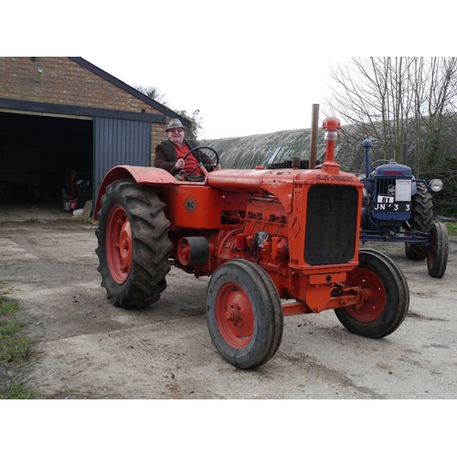 149 - Allis Chalmers model U tractor. 1939, restored 2007, PTO, pulley, new tyres