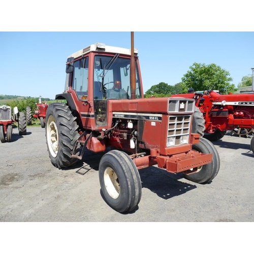 181 - C.1981 International 956XL 2WD tractor. Good cab, rear wheel extensions. Reg. A416 KDV. V5C + VAT