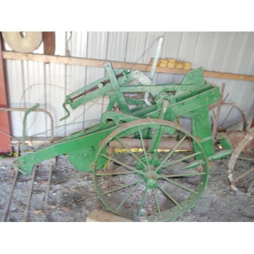 86 - Ransomes trailed mole plough