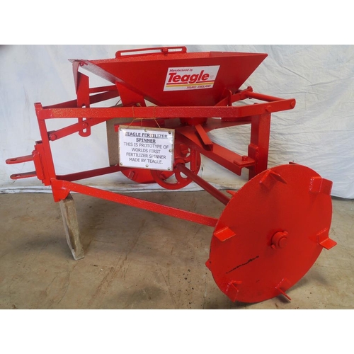 125 - Teagle fertilizer spinner