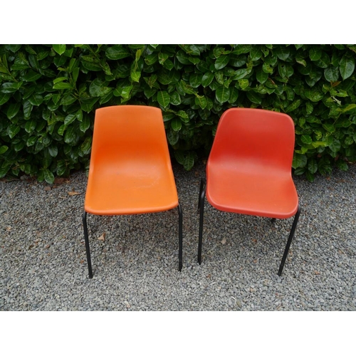 588 - Stacking chairs, 15 orange