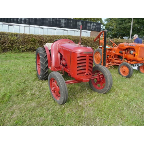 566 - David Brown Cropmaster VAK 1A tractor, 3 speed, engine free