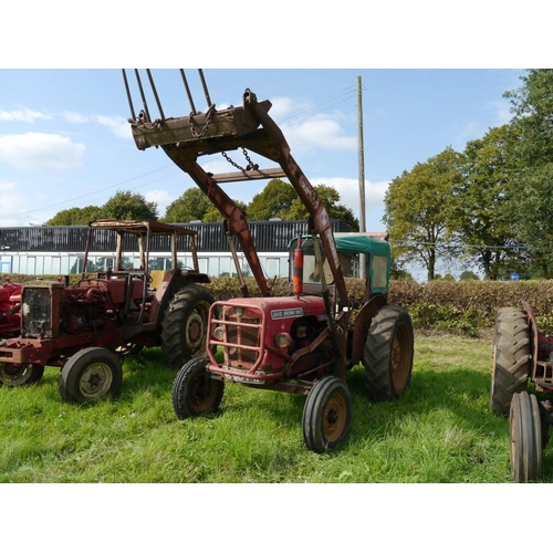 571 - David Brown 990 Implematic tractor, runs, David Brown loader, Lambourn cab. Reg 3900 PW