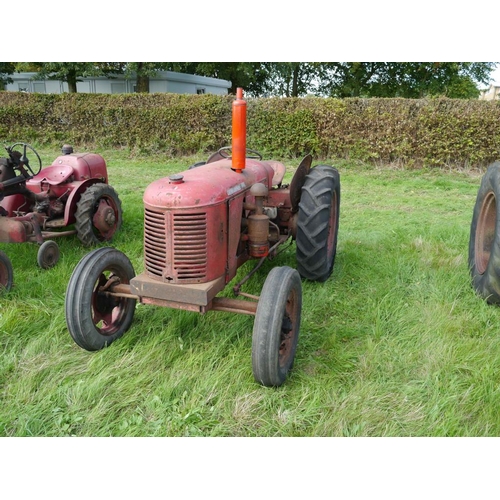 581 - David Brown 30C tractor. Petrol paraffin, runs