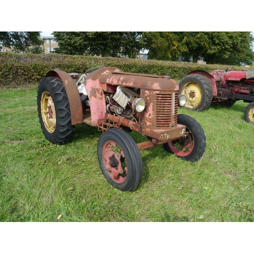 585 - David Brown Cropmaster tractor, engine block burst. SN.P34661F-168