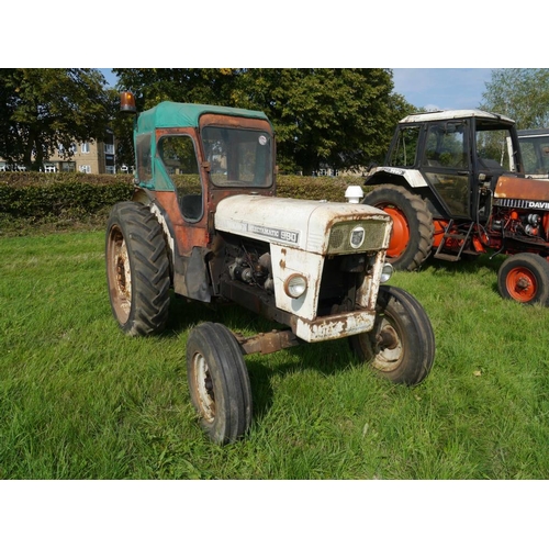 589 - David Brown 990 Selectamatic tractor. Runs, Lambourn cab. SN. 814479 Reg. VAH 533H