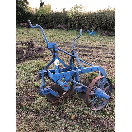 554 - Mounted ploughs/Nuffield U529 2 furrow plough