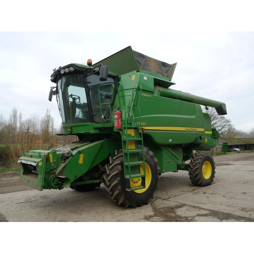 238 - John Deere T560i Hillmaster combine, 1143 engine hours, 823 drum hours, auto symmetric, chaff spread... 