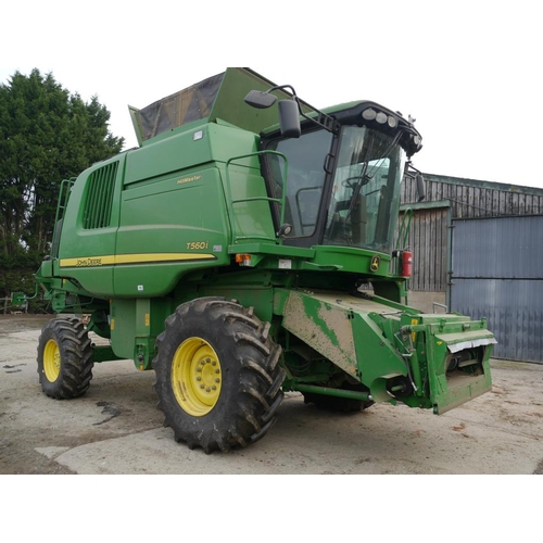 238 - John Deere T560i Hillmaster combine, 1143 engine hours, 823 drum hours, auto symmetric, chaff spread... 