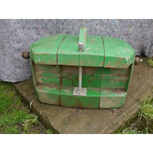 242 - John Deere 900kg weight block