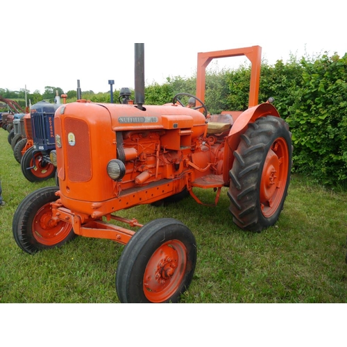 118 - Nuffield 10/60 tractor. Roll bar, lights. Runs. SN.71226. Reg. FBD 218C+VAT