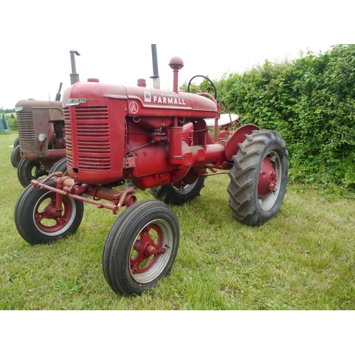 127 - McCormick International Farmall A tractor with pulley. Runs. SN. FAA 89622.+VAT