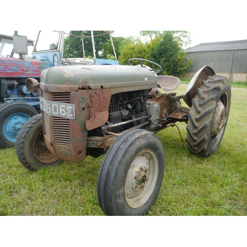 134 - Ferguson TEF tractor. Runs SN.466408 Reg. GYL 506C+VAT