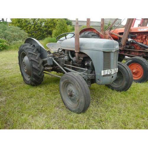 149 - Ferguson TEF diesel tractor with loader brackets, pick up hitch. Runs SN.479801. Reg. KUD745+VAT