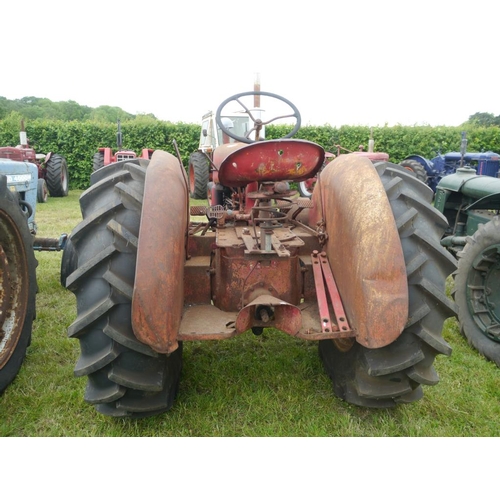 153 - International McCormick WD6 tractor. Original, new rear tyres. Runs +VAT