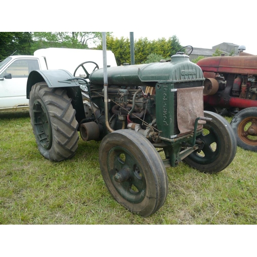 154 - Fordson Standard N tractor. Green wide wing, pulley. Runs+VAT