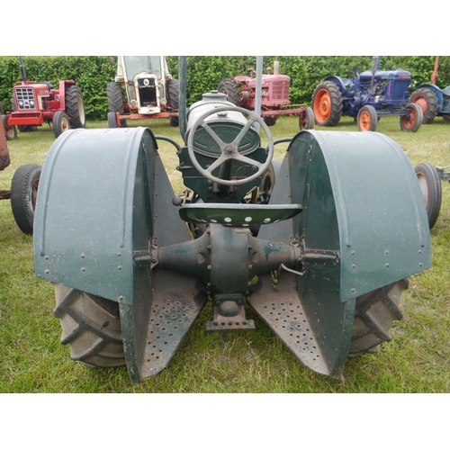 154 - Fordson Standard N tractor. Green wide wing, pulley. Runs+VAT