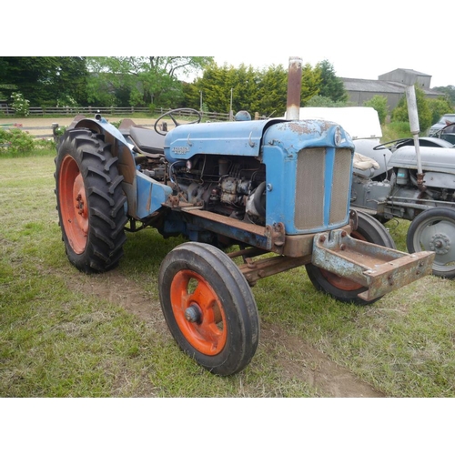 156 - Fordson Major tractor. Loader brackets, front weight frame, new rear tyres, winch and anchors. Runs ... 