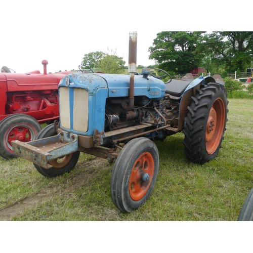 156 - Fordson Major tractor. Loader brackets, front weight frame, new rear tyres, winch and anchors. Runs ... 