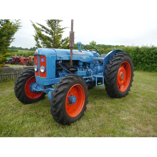 171 - Roadless Fordson Super Major tractor. Live drive, restored, very tidy. Runs. SN.2196. Reg. 686 YUA. ... 