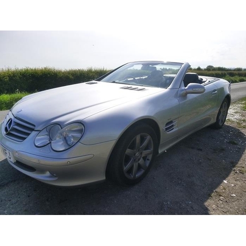 199 - Mercedes 500 SL convertible. 2003. Mint condition. Runs well. 85343 miles. Reg YE03 VFJ. V5