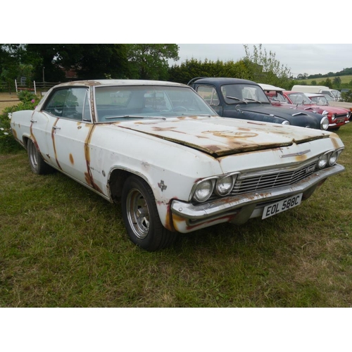 205 - Chevrolet Impalla. Imported on 22/2/91. For restoration, runs, no docs.  With key. Reg. EOL 588C