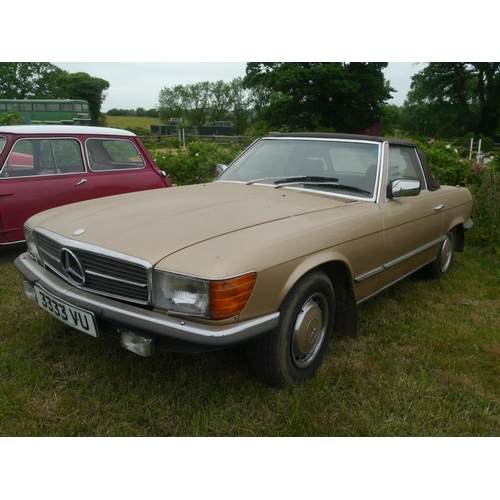 210 - Mercedes 350SL. V8. 1980. Convertible and hard top. Runs. 93,612Miles. C/w owners manual. With Key. ... 