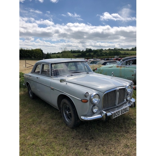 219 - Rover 3.5 4 door. 82767 Miles. Runs and starts. With key. Reg BOD606L